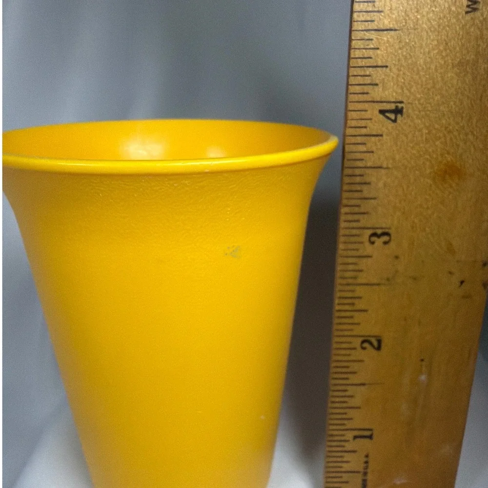 Tupperware Vintage 109 Bell Tumbler Set 2 Cups Yellow Orange Plastic Retro MCM‎